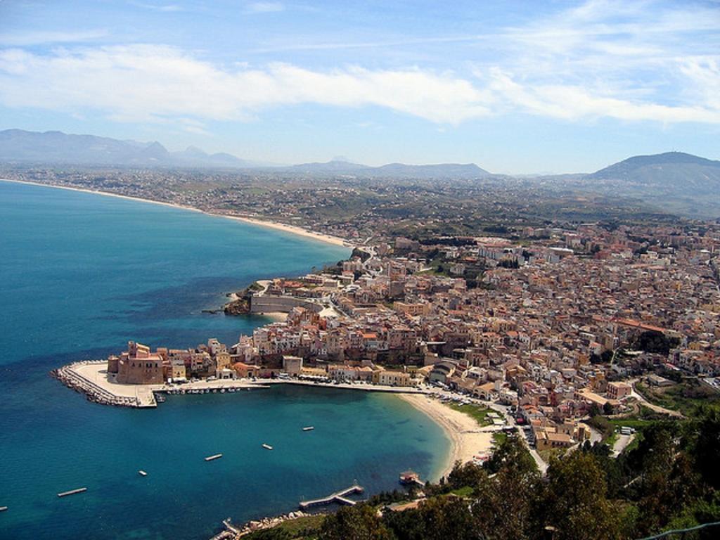 Affittacamere Le Scale Castellammare del Golfo Bagian luar foto